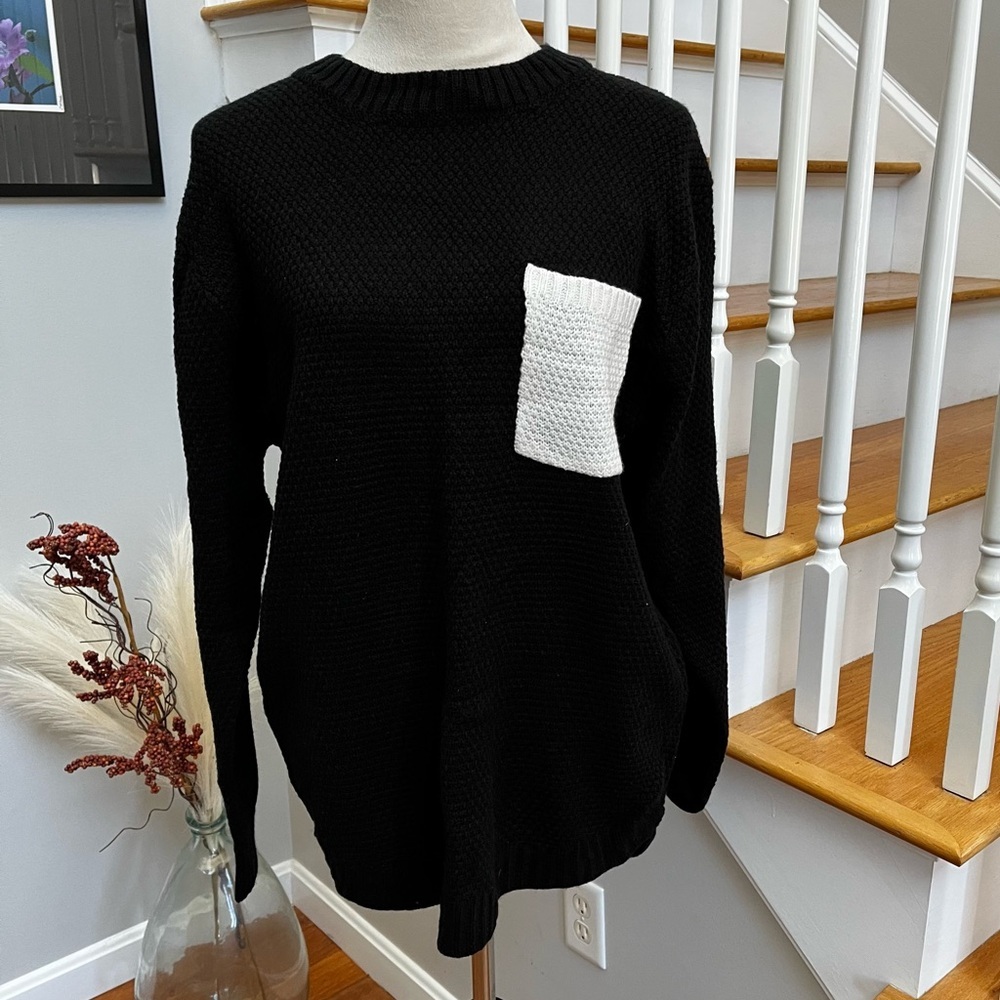 Zendana Medium Black Sweater Cream Pocket Lightweight